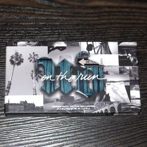 Urban Decay Detour “on the run” eyeshadow pallet